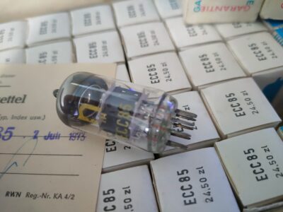 Lampa RFT ECC85 NOS